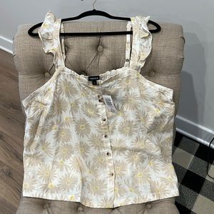 Torrid ruffle button daisy tank